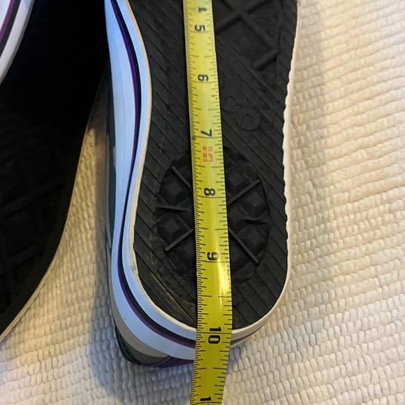 MN Vikings women’s camo canvas shoes size 7 NWT - Picture 5 of 6